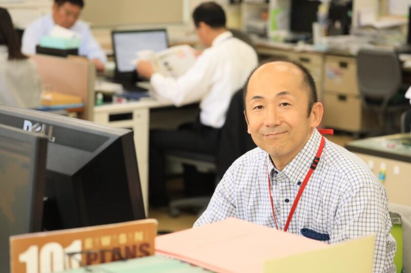 井上建設スタッフ画像 企画・広報　益永明
