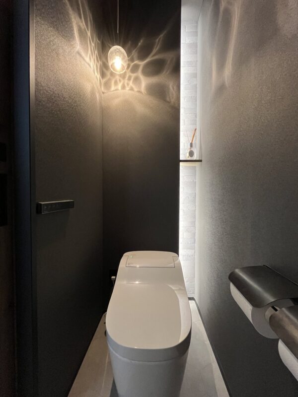 平屋+中庭+ロフト。~ご夫婦もネコちゃんも快適な住まい~　の施工例紹介ページ。トイレ画像